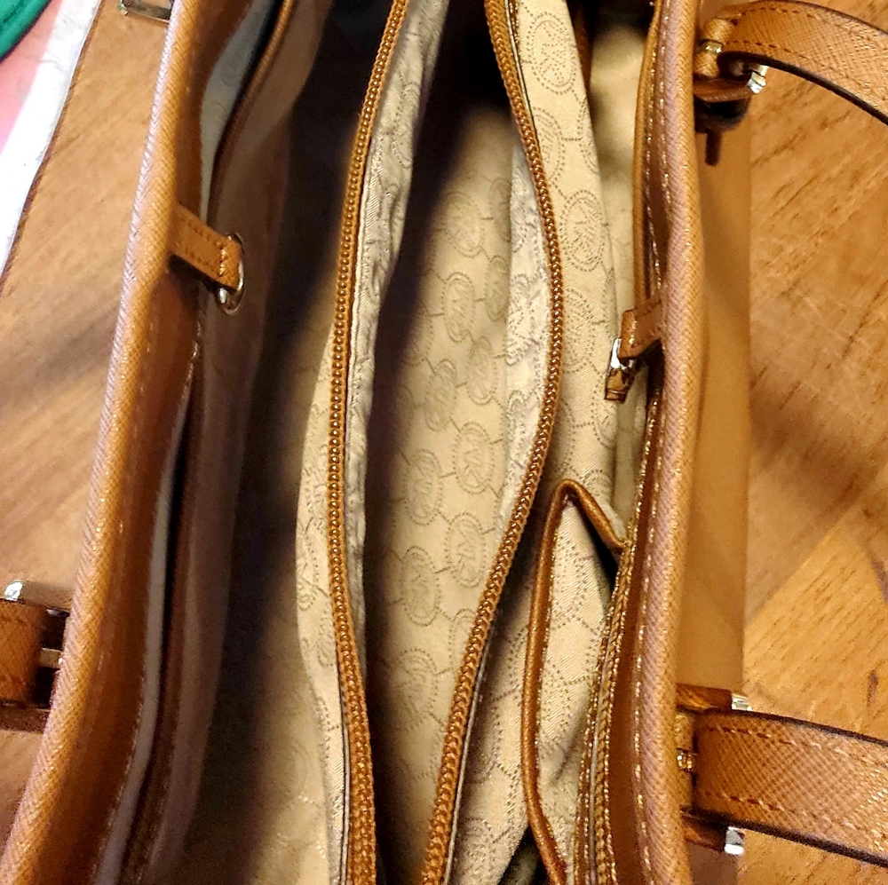Michael Kors Purse - Picture 12 of 13